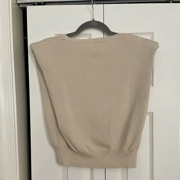 LIKE NEW Dreamers by Debut cream crop sweater vest, M/L - Picture 6 of 7